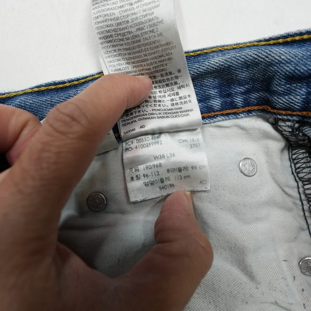 Levi's 550‎ Men's Relaxed Fit Jeans (fits 36x34) Blue Medium Wash Denim Casual